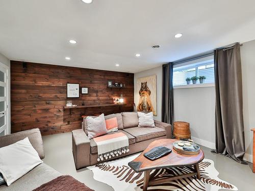 Family room - 2846 Crois. De La Falaise, Val-David, QC - Indoor Photo Showing Living Room