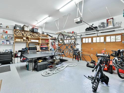 Garage - 2846 Crois. De La Falaise, Val-David, QC - Indoor Photo Showing Garage