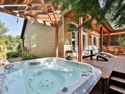 Hot tub - 