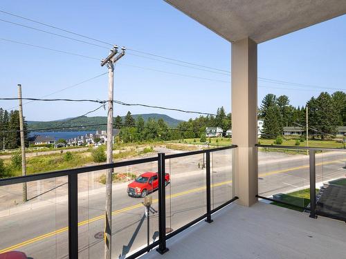 Balcon - 202-289 Rue Principale, Saint-Donat, QC 