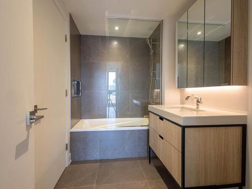 Bathroom - 218-200 Rue Marie-Charles-Le Moyne, Longueuil (Le Vieux-Longueuil), QC 