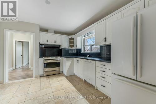 41 Walwyn Avenue, Toronto (Humberlea-Pelmo Park), ON - Indoor Photo Showing Kitchen