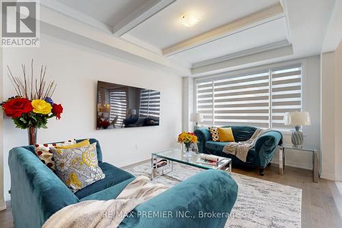 163 Spitfire Drive, Hamilton (Mount Hope), ON - Indoor Photo Showing Living Room