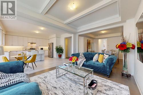 163 Spitfire Drive, Hamilton (Mount Hope), ON - Indoor Photo Showing Living Room