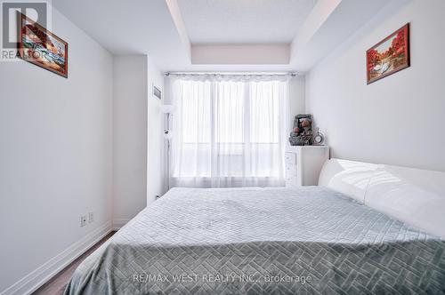 407 - 7167 Yonge Street, Markham (Grandview), ON - Indoor Photo Showing Bedroom