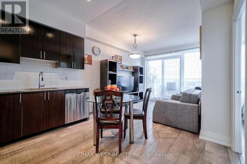 407 - 7167 Yonge Street, Markham (Grandview), ON - Indoor