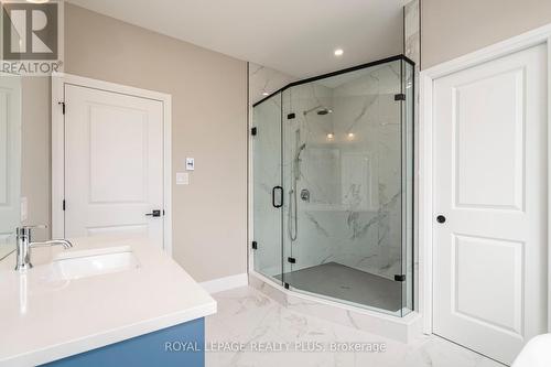 17 Quarry Road, Penetanguishene, ON - Indoor Photo Showing Bathroom