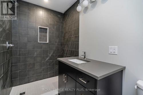 17 Quarry Road, Penetanguishene, ON - Indoor Photo Showing Bathroom