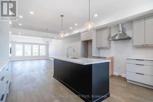 17 Quarry Road, Penetanguishene, ON - Indoor Photo Showing Kitchen With Upgraded Kitchen