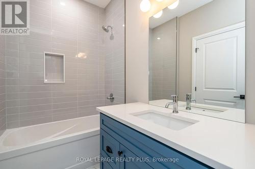 17 Quarry Road, Penetanguishene, ON - Indoor Photo Showing Bathroom