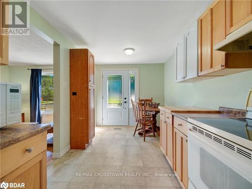 228 Letitia Street, Barrie (Letitia Heights), ON - Indoor Photo Showing Kitchen