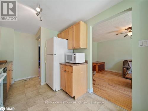 228 Letitia Street, Barrie (Letitia Heights), ON - Indoor Photo Showing Kitchen