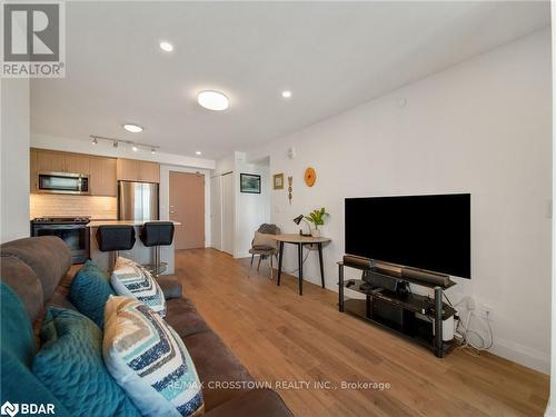 702 - 58 Lakeside Terrace, Barrie (Little Lake), ON - Indoor Photo Showing Living Room