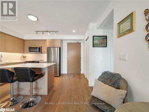 702 - 58 Lakeside Terrace, Barrie (Little Lake), ON - Indoor Photo Showing Kitchen