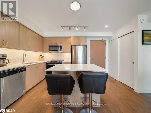 702 - 58 Lakeside Terrace, Barrie (Little Lake), ON - Indoor Photo Showing Kitchen