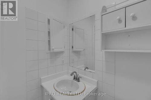 53 Chadwick Street, Brampton (Fletcher'S West), ON - Indoor Photo Showing Bathroom