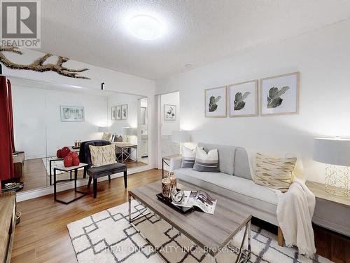 183 Edmonton Drive, Toronto (Pleasant View), ON - Indoor Photo Showing Living Room