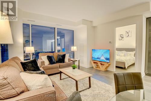 5307 - 28 Freeland Street, Toronto, ON - Indoor Photo Showing Living Room