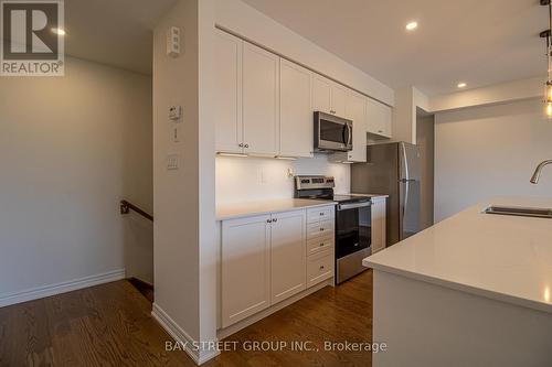 420 Salem Road S, Ajax (South East), ON - Indoor Photo Showing Kitchen