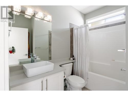 1250 Monte Vista Avenue, Kelowna, BC - Indoor Photo Showing Bathroom