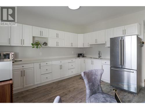 1250 Monte Vista Avenue, Kelowna, BC - Indoor Photo Showing Kitchen