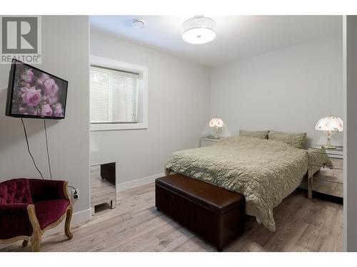 1250 Monte Vista Avenue, Kelowna, BC - Indoor Photo Showing Bedroom