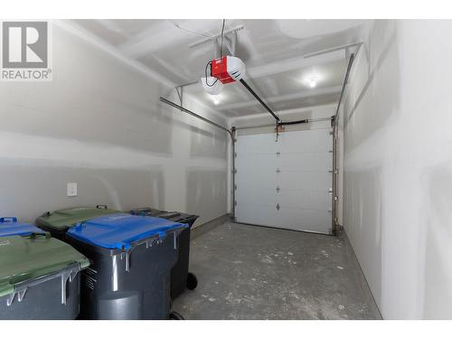 832 Martin Avenue Unit# 1 Lot# 1, Kelowna, BC - Indoor Photo Showing Garage