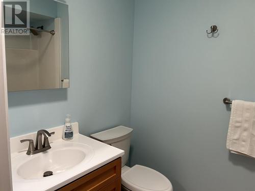 4125 4 Street, Vernon, BC - Indoor Photo Showing Bathroom