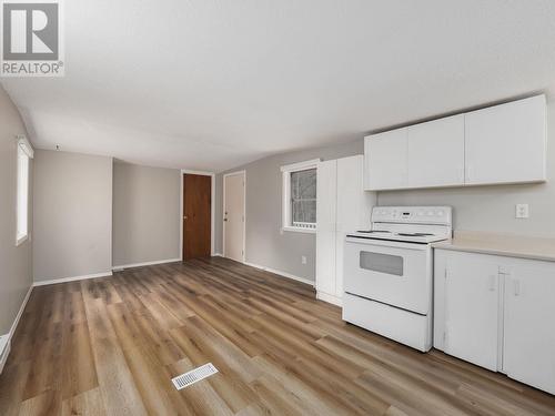 3821 Glendale Drive, Prince George, BC - Indoor Photo Showing Kitchen