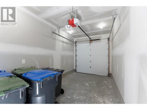 832 Martin Avenue Unit# 2, Kelowna, BC - Indoor Photo Showing Garage