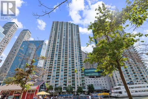 406 - 77 Harbour Square, Toronto (Waterfront Communities), ON - Outdoor With Facade