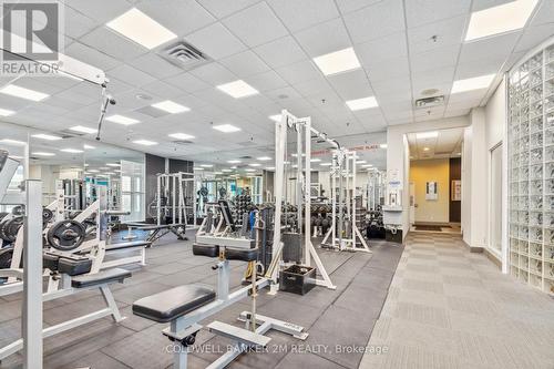 406 - 77 Harbour Square, Toronto (Waterfront Communities), ON - Indoor Photo Showing Gym Room