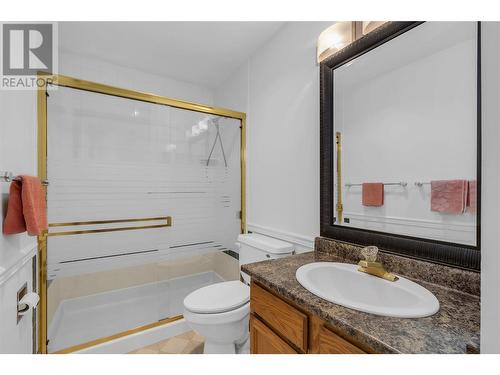 2200 Gordon Drive Unit# 43, Kelowna, BC - Indoor Photo Showing Bathroom