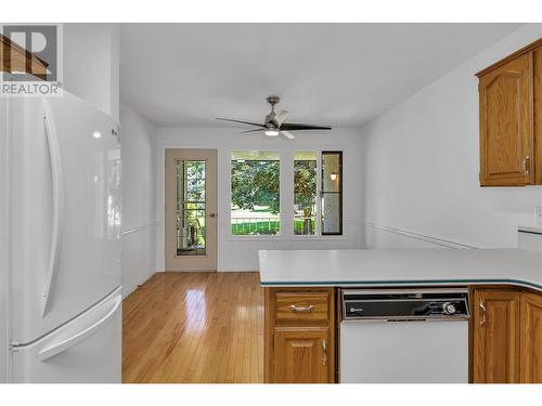 2200 Gordon Drive Unit# 43, Kelowna, BC - Indoor Photo Showing Kitchen