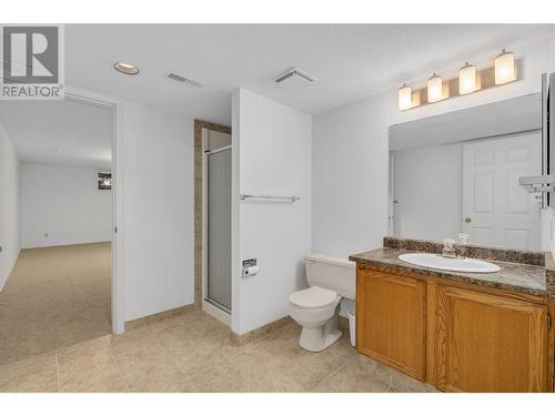 2200 Gordon Drive Unit# 43, Kelowna, BC - Indoor Photo Showing Bathroom