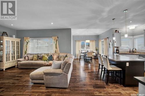 551 Redwood Crescent, Warman, SK - Indoor Photo Showing Living Room