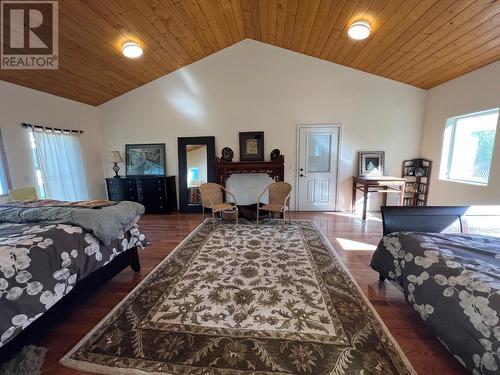 51 Kingsley Road, Christina Lake, BC - Indoor Photo Showing Bedroom