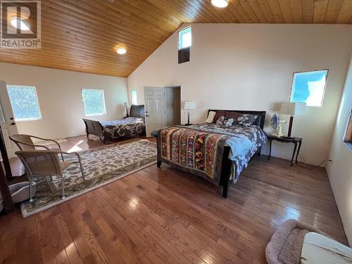 51 Kingsley Road, Christina Lake, BC - Indoor Photo Showing Bedroom