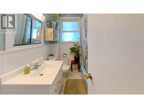 39 Wohler Street, Kitimat, BC - Indoor Photo Showing Bathroom