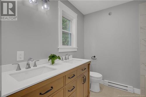 7 Highland Avenue, Rothesay, NB - Indoor Photo Showing Bathroom