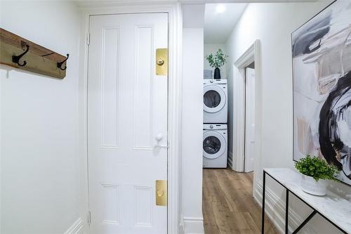 82 Victoria Avenue S, Hamilton, ON - Indoor Photo Showing Laundry Room