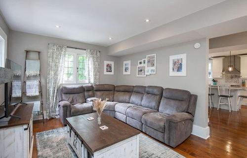 6 Lincoln Avenue, Brantford, ON - Indoor Photo Showing Living Room