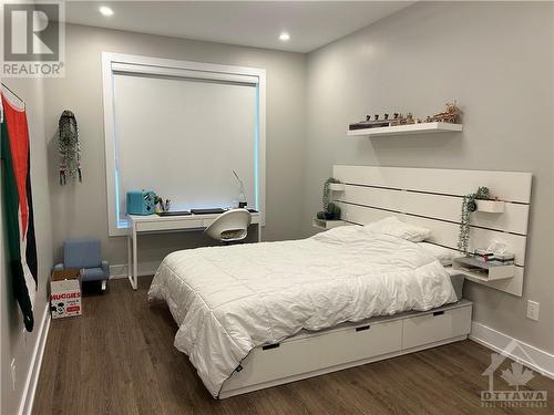 2930 Ahearn Avenue, Ottawa, ON - Indoor Photo Showing Bedroom