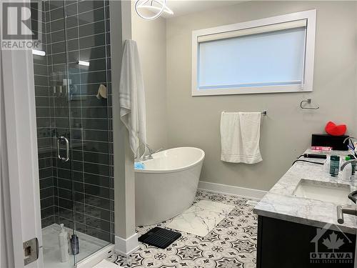 2930 Ahearn Avenue, Ottawa, ON - Indoor Photo Showing Bathroom