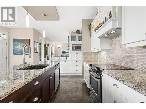 1419 Montenegro Drive, Kelowna, BC - Indoor Photo Showing Kitchen With Upgraded Kitchen