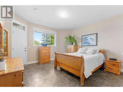 1419 Montenegro Drive, Kelowna, BC - Indoor Photo Showing Bedroom