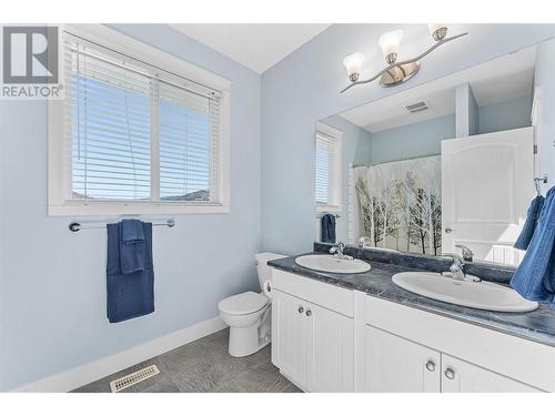 1419 Montenegro Drive, Kelowna, BC - Indoor Photo Showing Bathroom