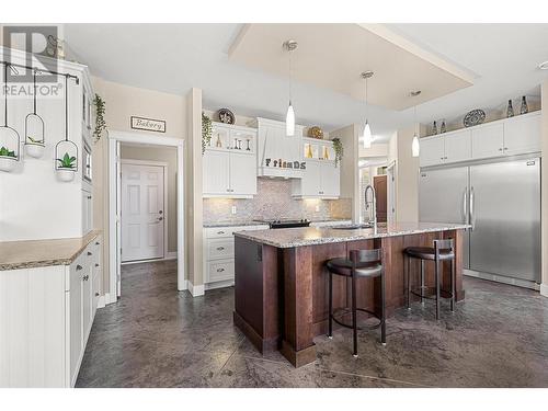 1419 Montenegro Drive, Kelowna, BC - Indoor Photo Showing Kitchen With Upgraded Kitchen