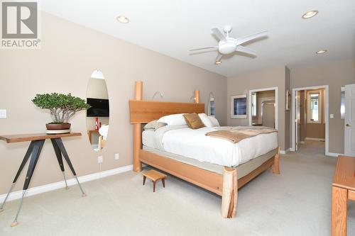 2675 Doebert Road, Blind Bay, BC - Indoor Photo Showing Bedroom