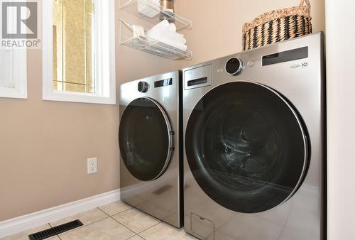 2675 Doebert Road, Blind Bay, BC - Indoor Photo Showing Laundry Room